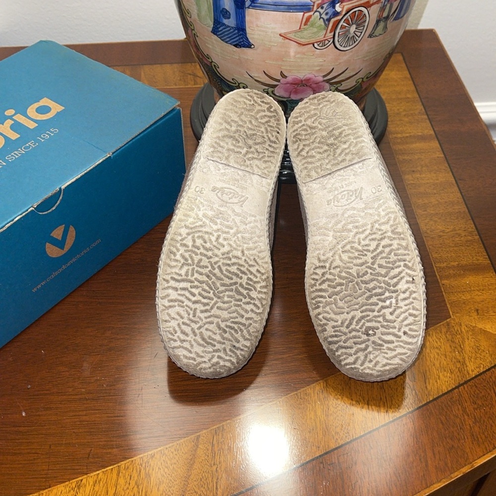 VICTORIA SHOES SPAIN Kids Taupe Suede Lace Up Low Boots Sz. 12.5 EU 30 - GUC! - Picture 5 of 5
